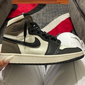 Jordan 1 Mocha reps